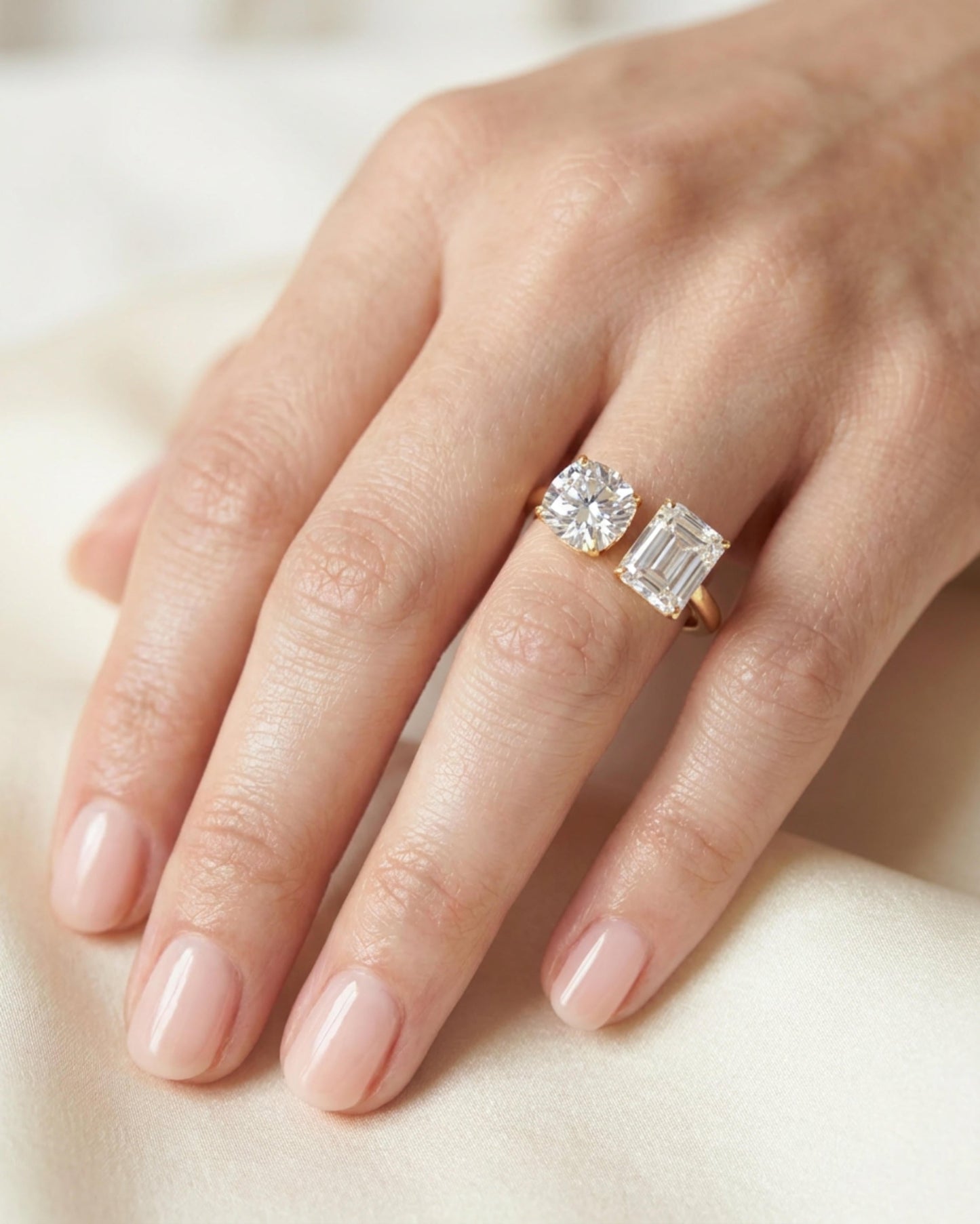 Éloise Emerald & Cushion Toi et Moi Ring