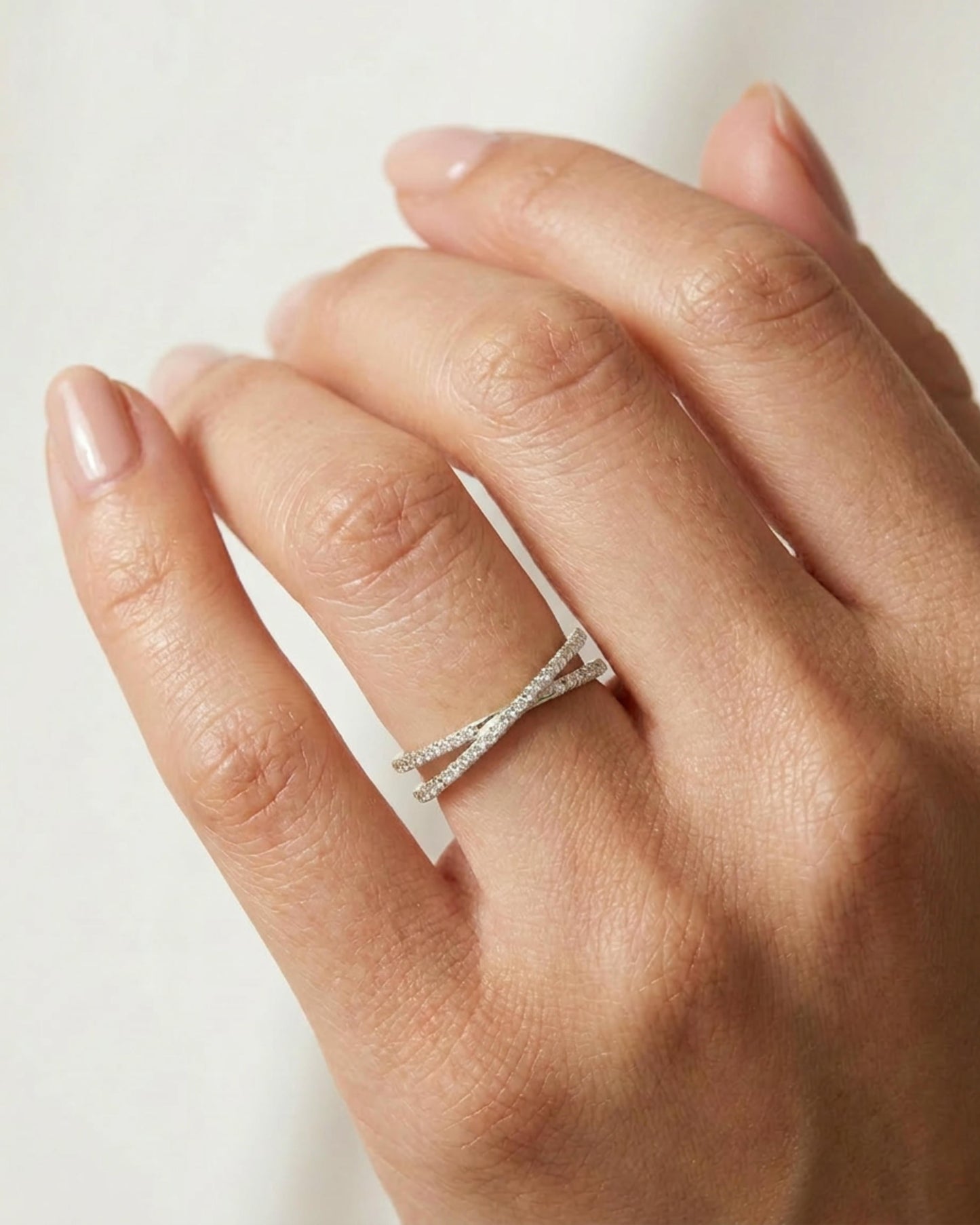 Lune Criss Cross Ring