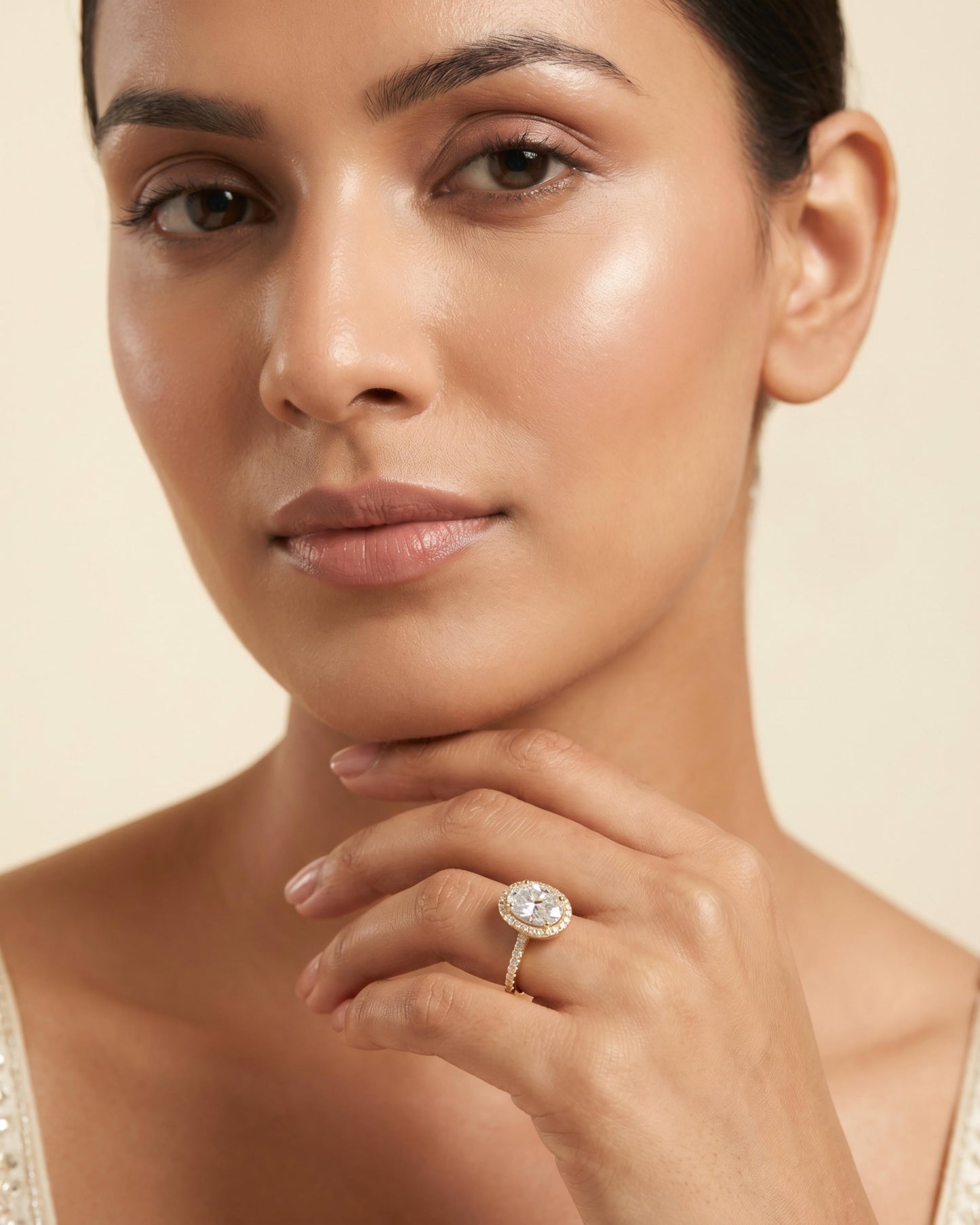 Sera Halo Oval Pavé Ring