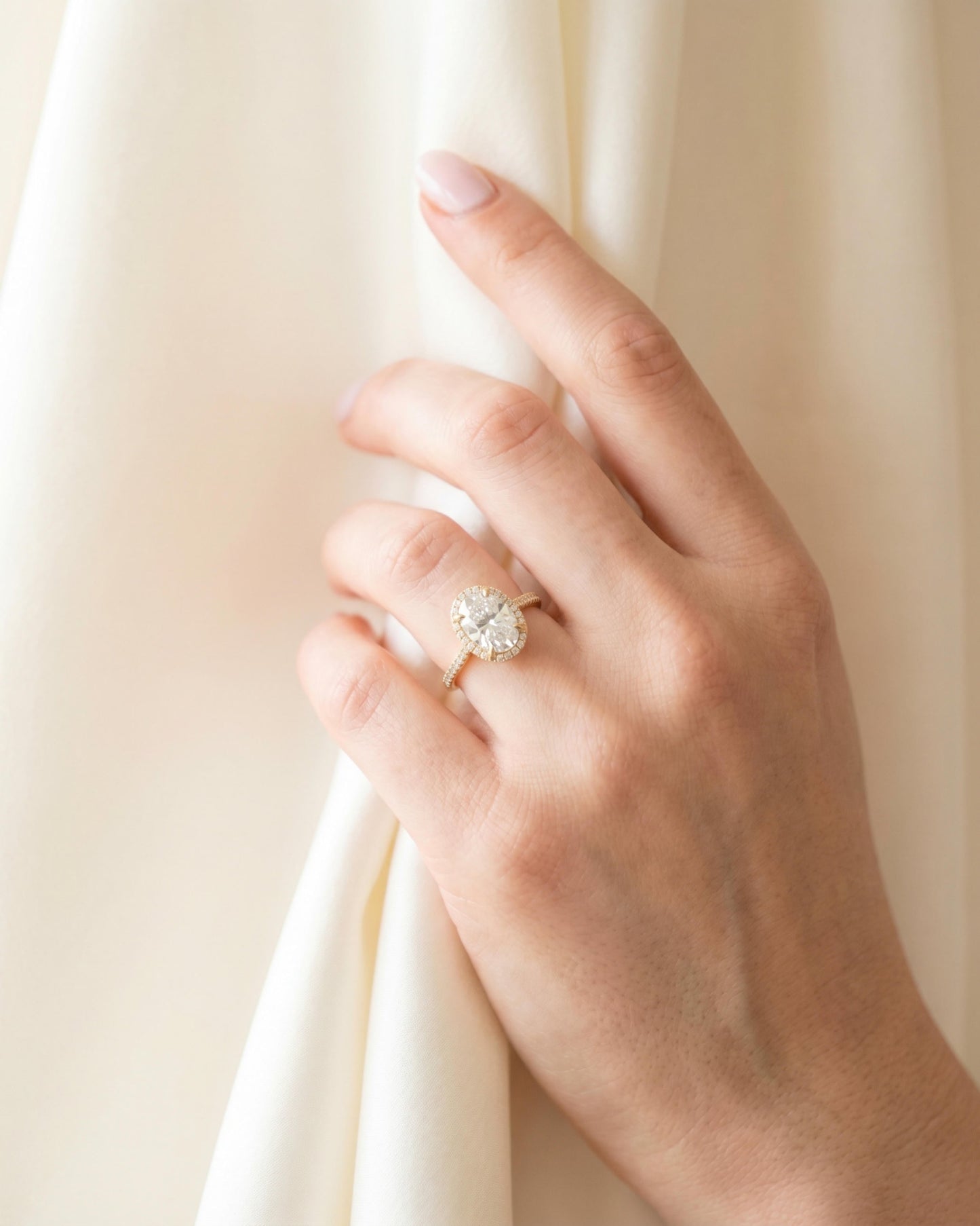 Sera Halo Oval Pavé Ring