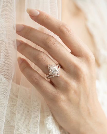 Sera Pear Halo Contour Ring Stack