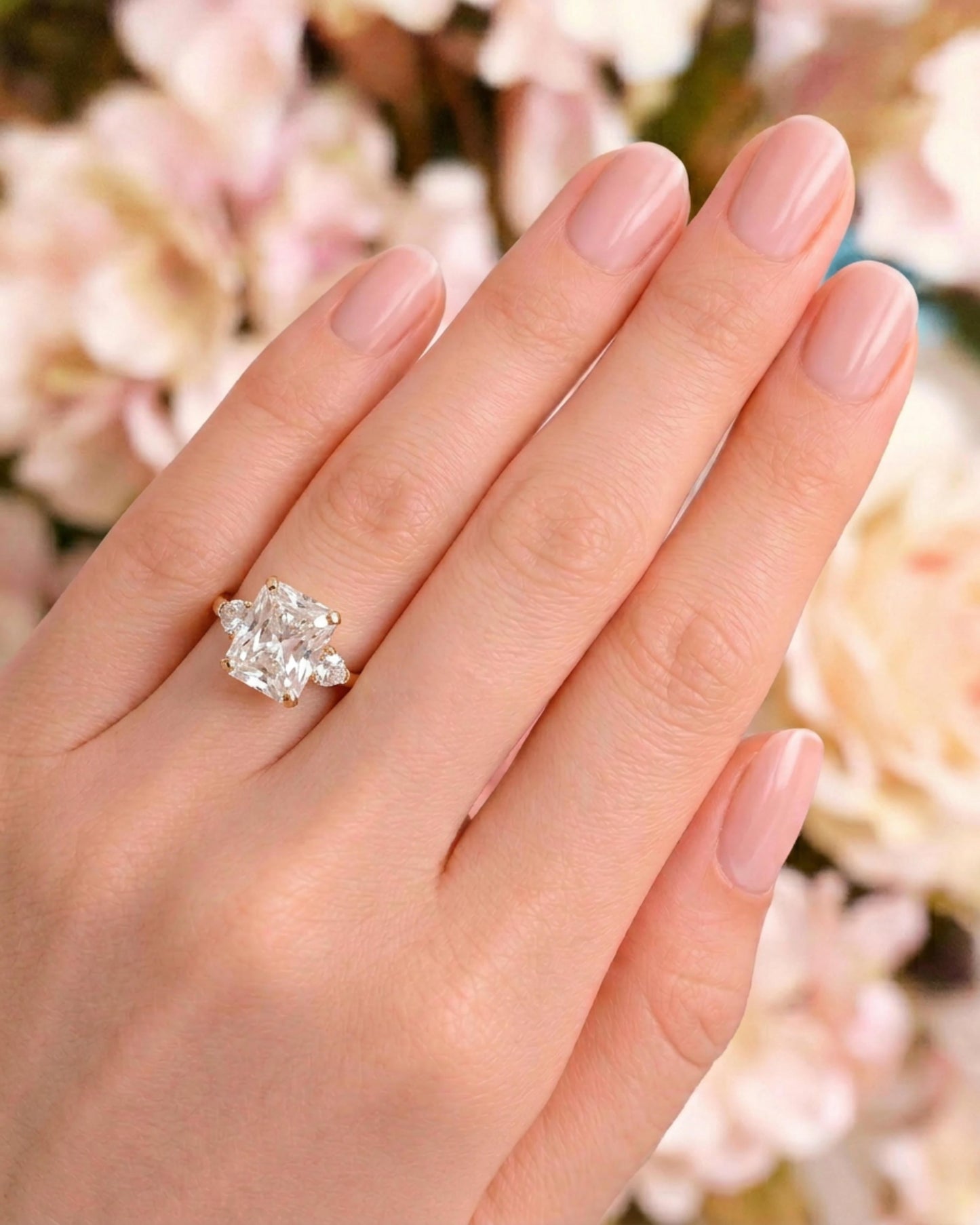 Amour Radiant Three-Stone Ring