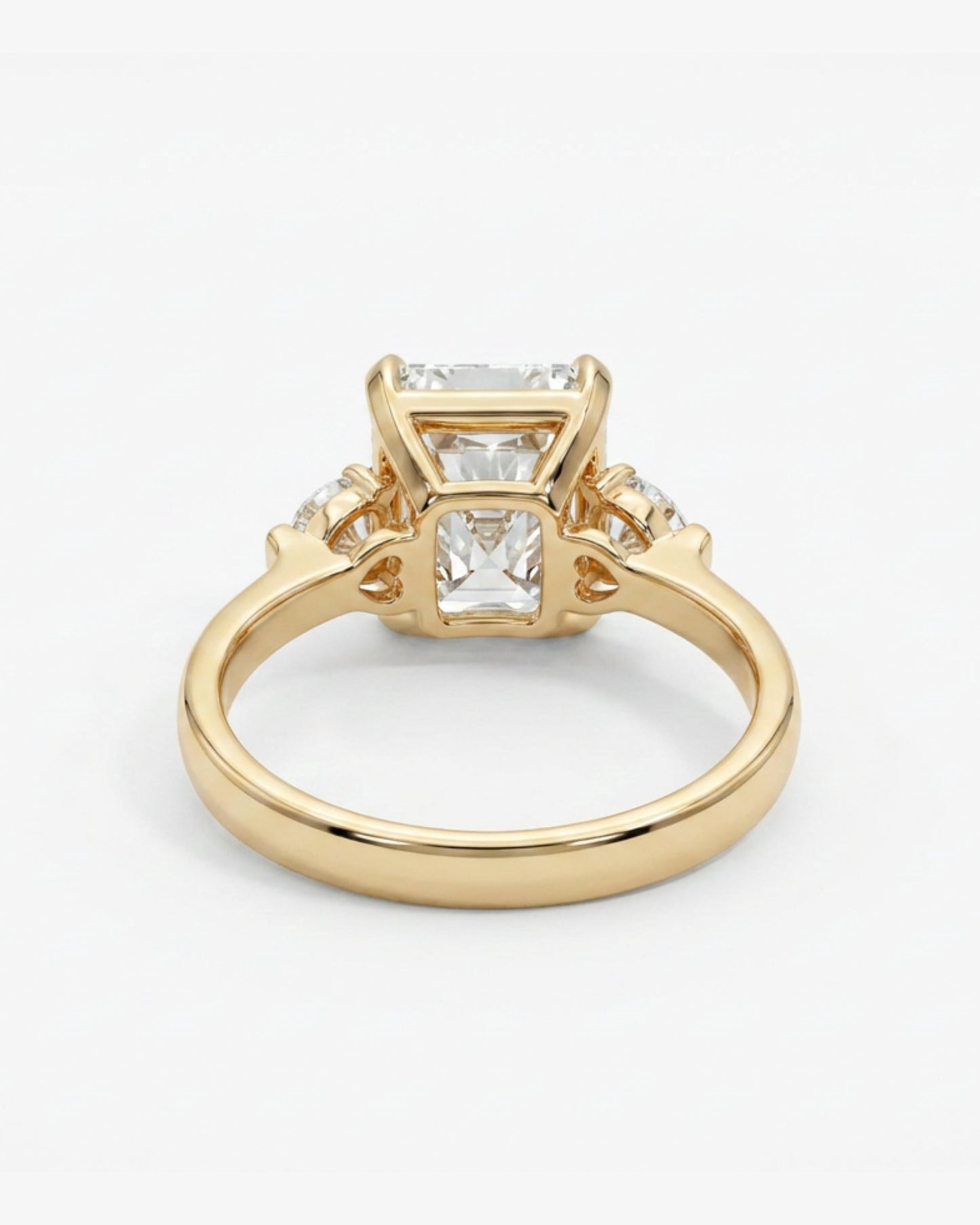 Amour Radiant Three-Stone Ring