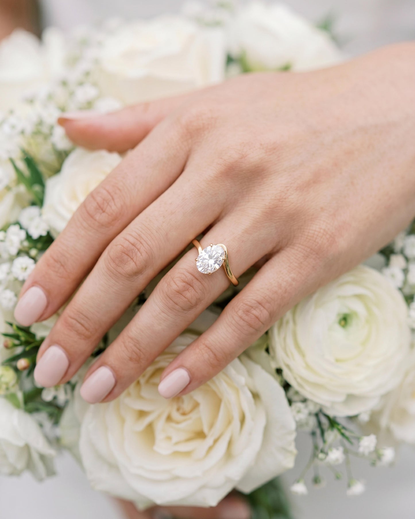 Elan Oval Bypass Ring