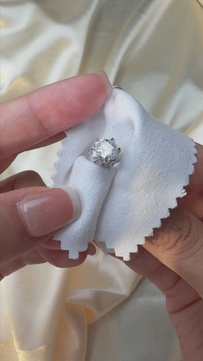 Linea Six-Prong Solitaire Ring